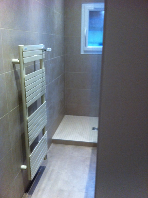 Salle de bains sur tons beige