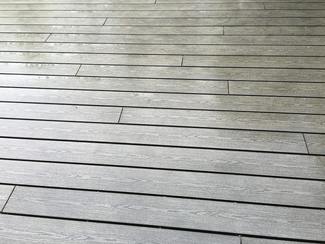 Réalisation d'une Terrasse en Bois Composite à Noisiel